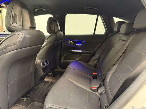 Certified 2025 Mercedes-Benz GLC 300 image 17