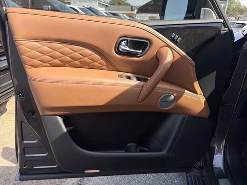 Used 2024 INFINITI QX80 Sensory AWD/4WD image 24
