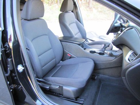 Used 2023 Chevrolet Malibu LT image 23