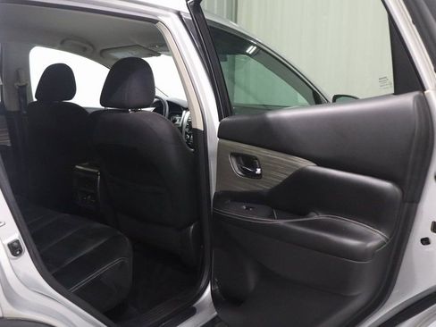 Used 2017 Nissan Murano S w/ Navigation Package image 16
