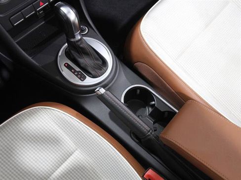 Used 2017 Volkswagen Beetle 1.8T Classic image 15