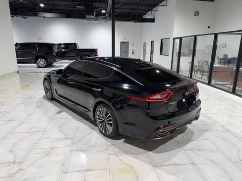 Used 2018 Kia Stinger Premium RWD image 11