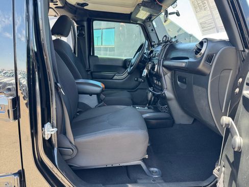 Used 2017 Jeep Wrangler Unlimited Sport AWD/4WD image 19