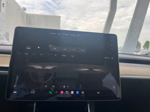 Used 2018 Tesla Model 3 Long Range RWD image 17
