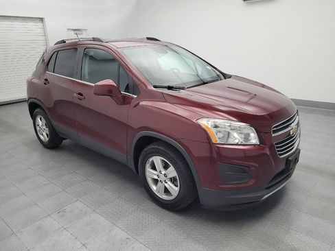 Used 2016 Chevrolet Trax LT w/ LT Sun and Sound Package FWD image 11