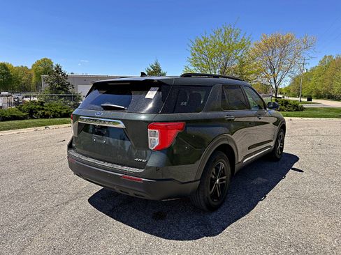 Used 2022 Ford Explorer XLT AWD/4WD image 9