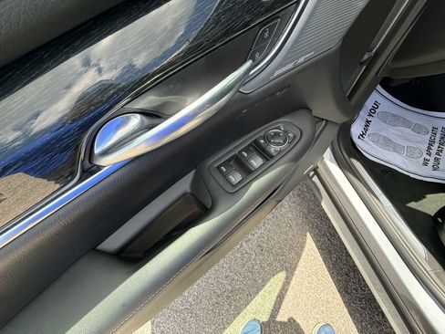 Used 2020 Cadillac XT5 Premium Luxury FWD image 13