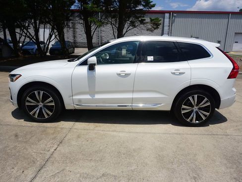 Used 2023 Volvo XC60 B5 Plus FWD image 18