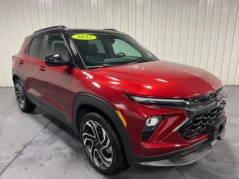 Used 2025 Chevrolet TrailBlazer RS w/ Convenience Package image 18