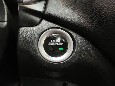 Used 2021 Chevrolet Equinox LT w/ Driver Convenience Package AWD/4WD image 17