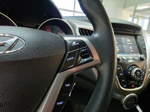 Used 2016 Hyundai Veloster image 28