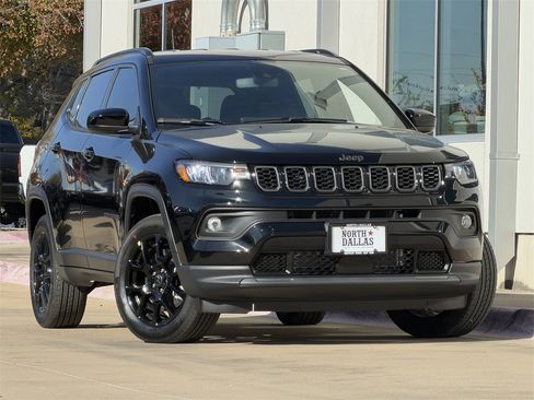 New 2026 Jeep Compass Latitude image 2