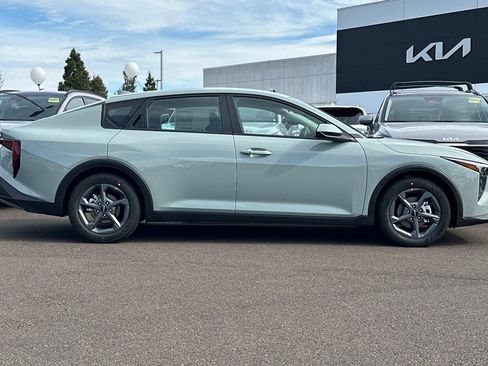 New 2026 Kia K4 LXS image 4