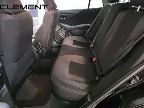 Used 2022 Subaru Outback Premium image 31