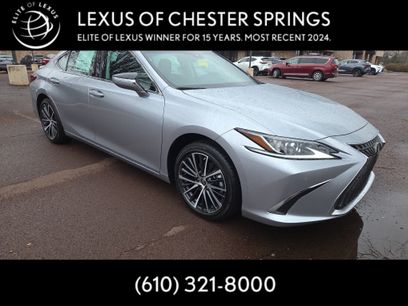 New 2025 Lexus ES 300h w/ Premium Package