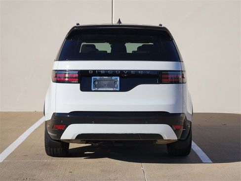 Used 2024 Land Rover Discovery Dynamic SE image 6