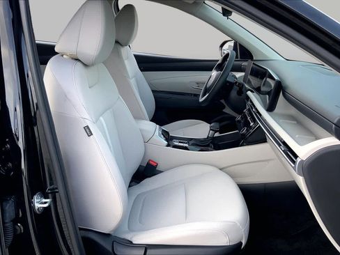Used 2025 Hyundai Tucson SEL FWD image 9