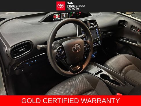 Certified 2022 Toyota Prius LE FWD image 10