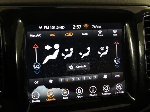 Used 2021 Jeep Compass Limited w/ Sun and Sound Group AWD/4WD image 33