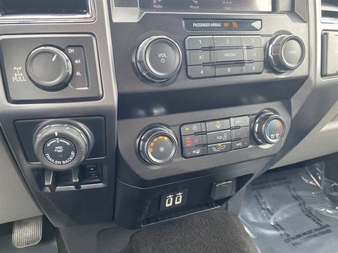 Certified 2019 Ford F150 XLT w/ Equipment Group 302A Luxury AWD/4WD image 22