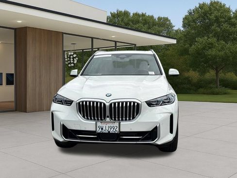 Used 2026 BMW X5 xDrive40i w/ Premium Package AWD/4WD image 3