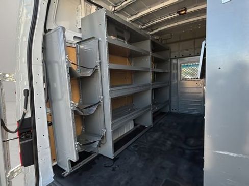 Used 2021 Nissan NV 2500 SV image 36