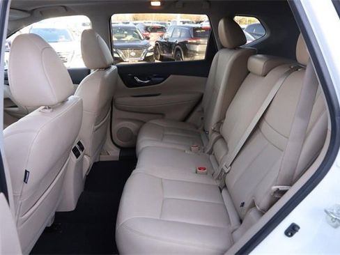 Certified 2020 Nissan Rogue SL w/ Premium Package image 11