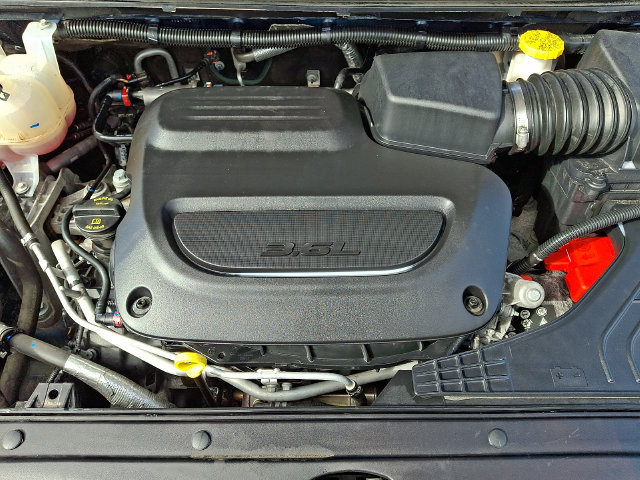 Used 2025 Chrysler Pacifica Limited FWD image 29
