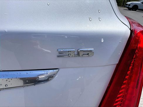 Used 2017 Cadillac XT5 Luxury w/ Driver Awareness Package AWD/4WD image 8