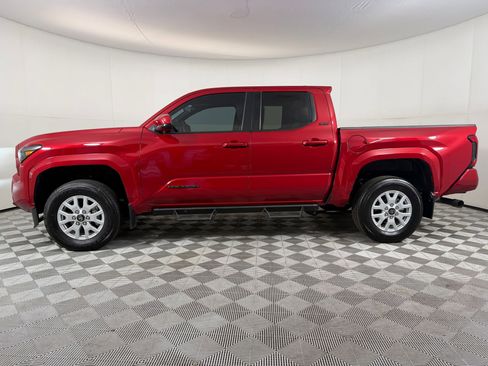 Used 2024 Toyota Tacoma SR5 AWD/4WD image 2