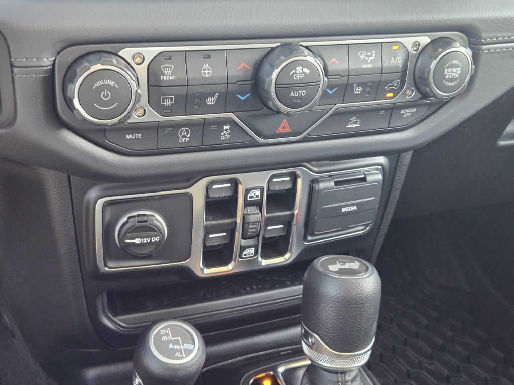 New 2026 Jeep Wrangler Unlimited Sahara AWD/4WD image 15