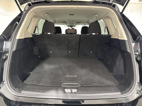 Used 2024 Nissan Rogue S FWD image 23