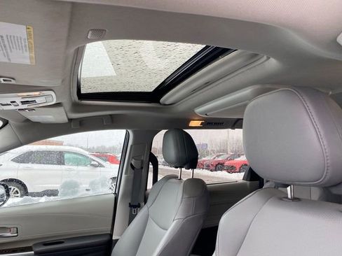 Used 2022 Toyota Sienna XLE w/ XLE Plus Package image 18