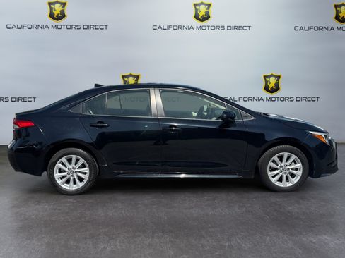 Used 2023 Toyota Corolla LE w/ LE Convenience Package FWD image 6
