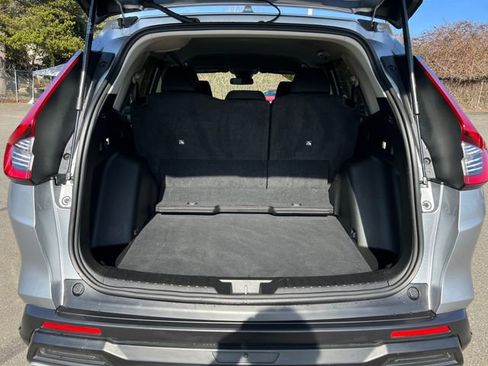 Used 2023 Honda CR-V LX image 16