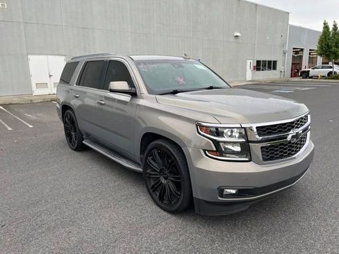 Used 2017 Chevrolet Tahoe LT w/ Luxury Package RWD image 1