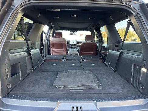 Used 2022 Ford Expedition Max Limited image 32