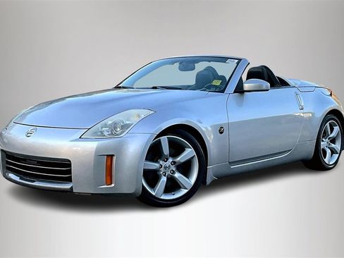 Used 2008 Nissan 350Z Touring image 3