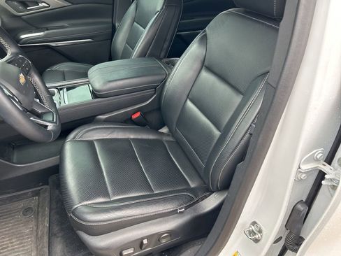 Used 2024 Chevrolet Traverse LT w/ Trailering Package FWD image 10