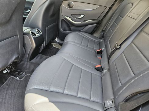 Certified 2021 Mercedes-Benz GLC 300 image 21