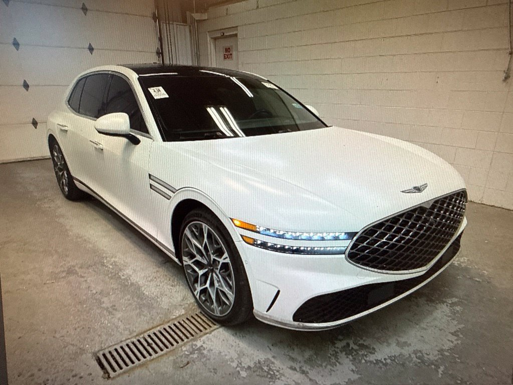 Used 2023 Genesis G90 3.5T AWD/4WD image 3