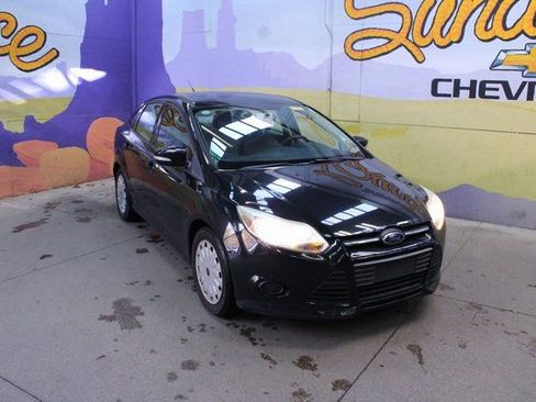 Used 2013 Ford Focus SE w/ Super Fuel Economy (SFE) Pkg image 2