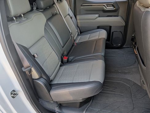 Used 2024 Chevrolet Silverado 1500 ZR2 w/ Technology Package image 20