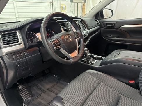 Used 2015 Toyota Highlander Plus image 14