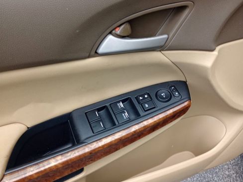 Used 2009 Honda Accord EX image 12