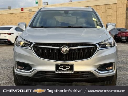 Used 2020 Buick Enclave Essence FWD image 3