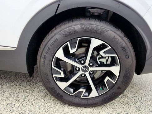 Used 2025 Kia Sportage EX image 9