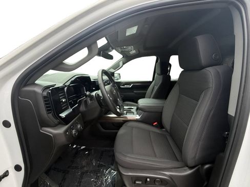 Used 2025 Chevrolet Silverado 1500 RST AWD/4WD image 9