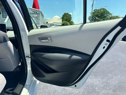 Used 2020 Toyota Corolla LE FWD image 25