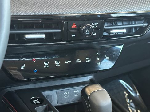 New 2026 Nissan Kicks SR AWD/4WD image 20